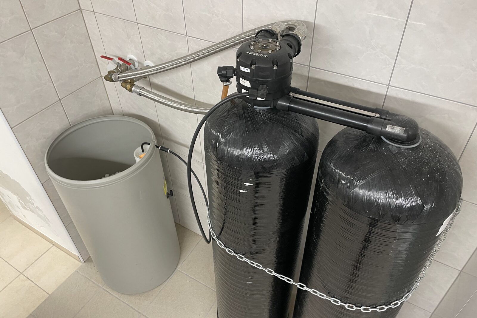 Hard water en kalkaanslag: wanneer is een waterontharder het waard?