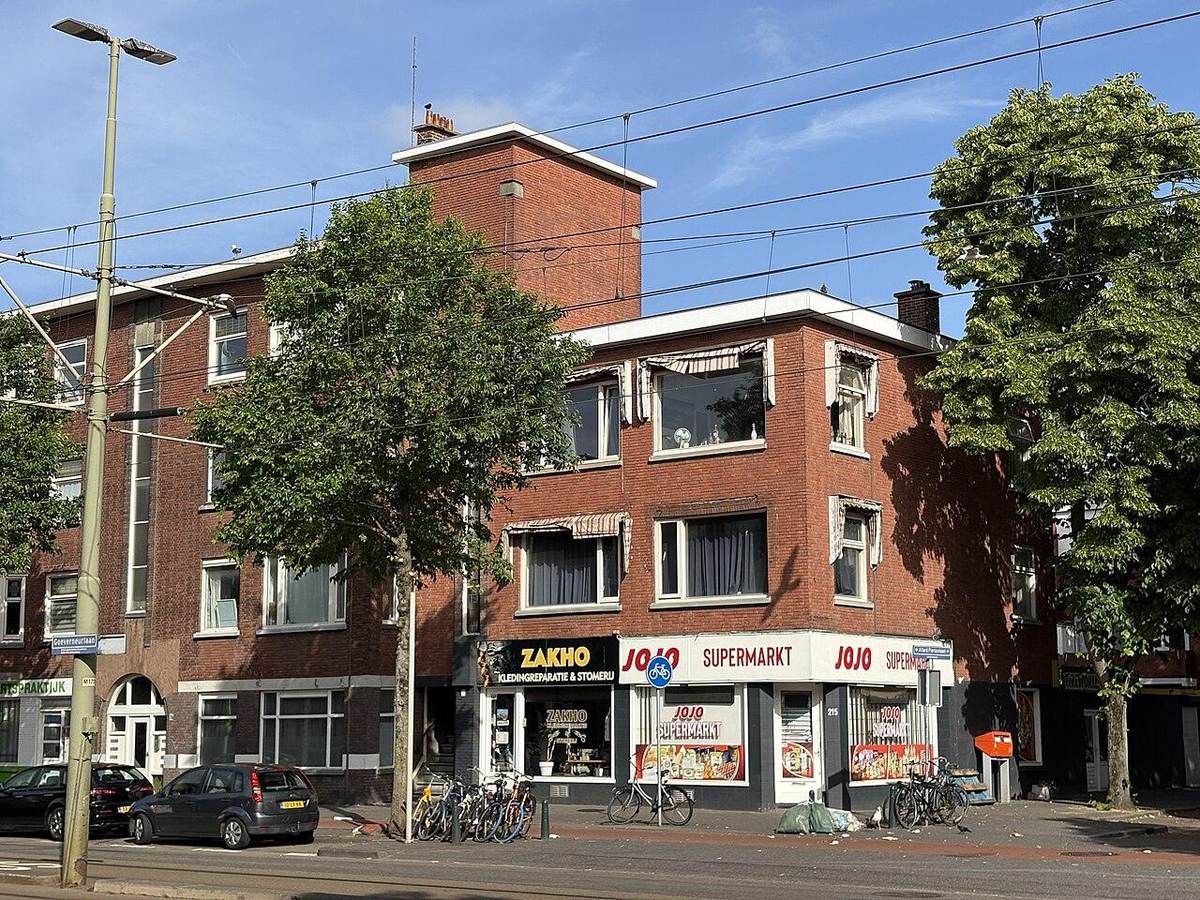 Straatbeeld in Laak